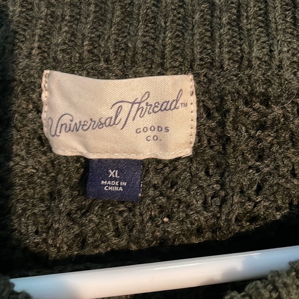 Universal Thread sweater - Picture 8 of 9